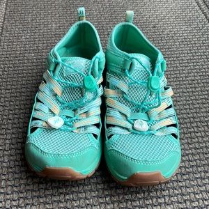 Chaco close toe shoes size 2